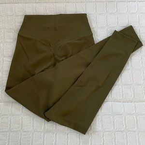 Balance athletica cloud pant.